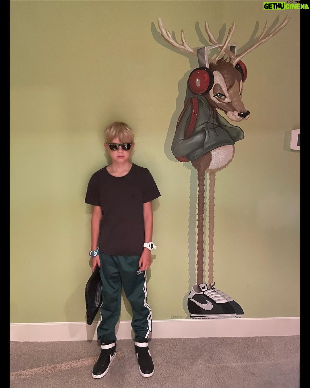 Fergie Instagram - To my caring, funny, outgoing, loving, smart, talkative, creative super hero enthusiast. Happy 10th birthday punky!!! I love you Axl Jack 🎂🎂