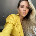 Fernanda Castillo Instagram – A levantarse! 👑🐣🌻