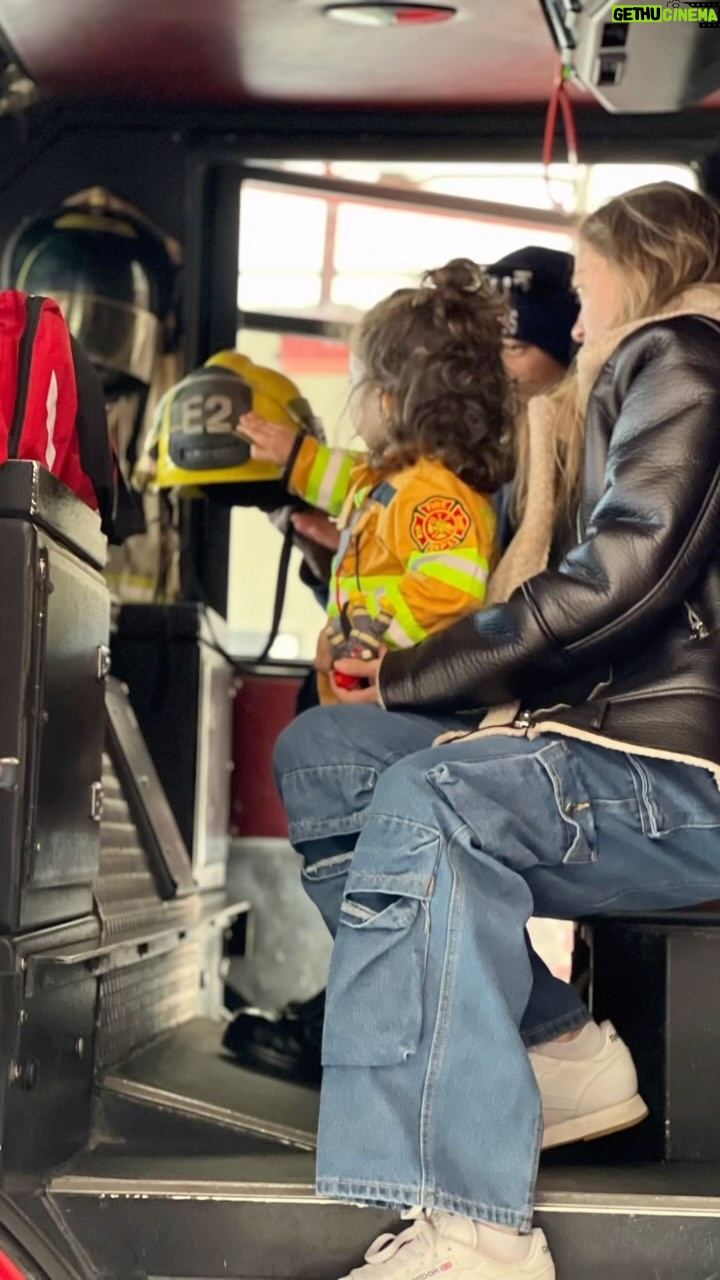 Fernanda Castillo Instagram - 👩🏻🚒♥️