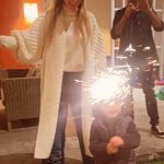 Fernanda Castillo Instagram - Que este sea el año donde nos guíe el corazón! Les deseo lo más hermoso de la vida ! Gracias por acompañarme en el camino! Pura luz✨✨✨✨ 2024 Gracias @erikhayser @wuerever @pp_ayala @damaamad @srdirector @jorgepoza @ilseike @sebastianpoza y Liam por este inicio mágico!