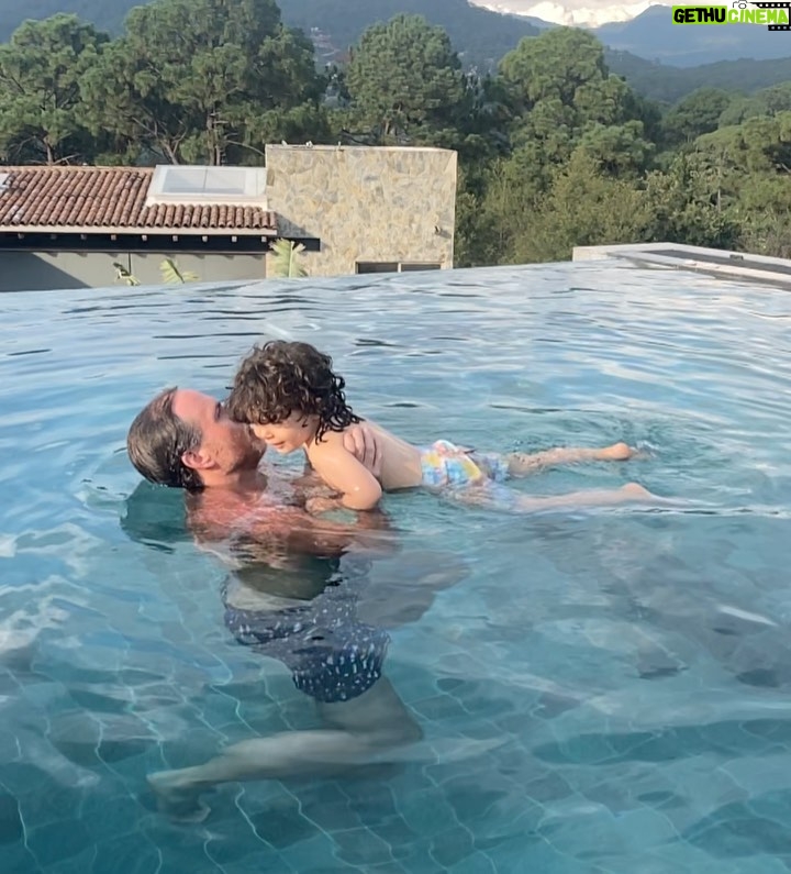 Fernanda Castillo Instagram - ♾️🥕🫀 Que bonito es lo bonito! Los adoro @angeliqueboyer @sebastianrulli @erikhayser #liam