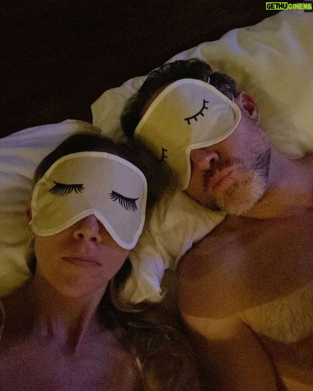 Fernanda Castillo Instagram - Del 2014 para acá …9 años Y si volviera atrás , volvería a elegirte @erikhayser te amo este y todos los días. Los buenos y los malos. Siempre. FE ♥️