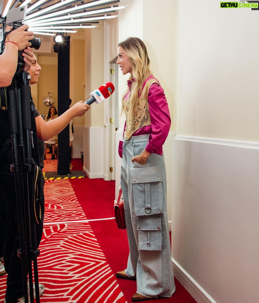 Fernanda Castillo Instagram - 🌺 de esos días bonitos 🌺 Gracias @voguemexico @karlamartinezdesalas por el gusto de compartir y celebrar el talento de tant@s diseñador@s en #espaciovogue Four Seasons Hotel Mexico City