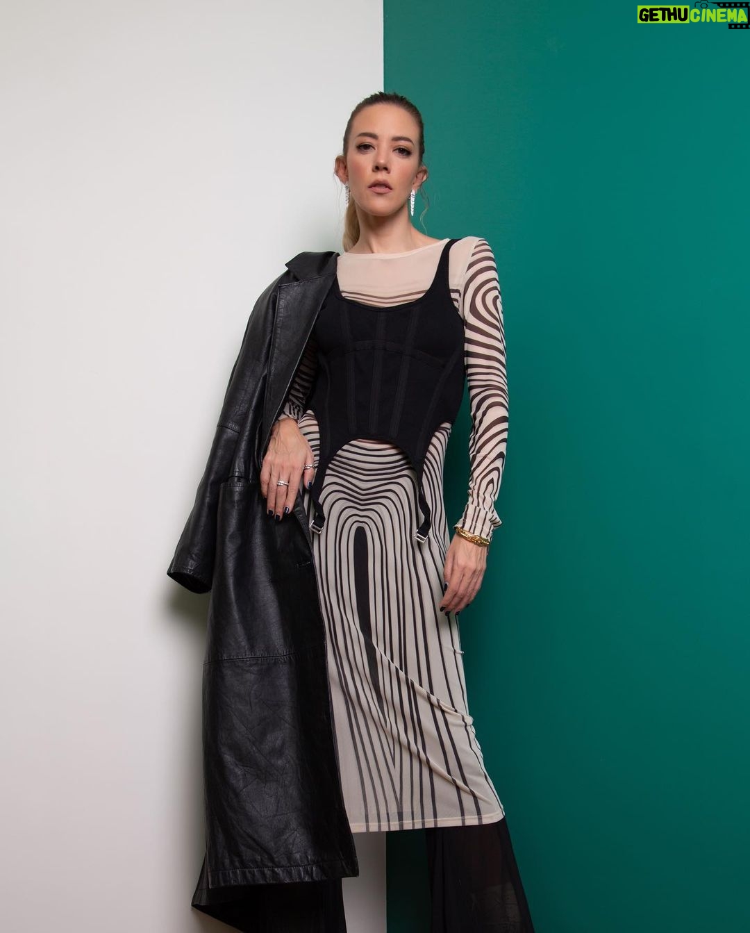 Fernanda Castillo Instagram - 🦓💚🌋 Mientras esperamos que salga nuestro muy demorado vuelo por las cenizas del popo , subo este outfit increÃble que amé! @wildheartmx @cruda_cruda @bulgari @the_warwhouserental