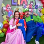 Fernanda Castillo Instagram – Nuestro Diciembre que casi acaba…
@erikhayser Liam y yo ♥️🎂🎄👨‍👩‍👦