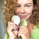 Fernanda Souza Instagram – Fazer as escolhas certas e mudar alguns hábitos pra viver uma beleza mais sustentável:
esse é o principal convite da linha #NaturaBiome,
que com o shampoo hidratante e condicionador
em barra, deixou meus fios muito mais vivos,
bonitos, nutridos e hidratados, além de me oferecer uma praticidade sem igual!
Mude pra melhor com @naturabroficial você também! 🧡
#NaturaBiome