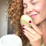 Fernanda Souza Instagram – Fazer as escolhas certas e mudar alguns hábitos pra viver uma beleza mais sustentável:
esse é o principal convite da linha #NaturaBiome,
que com o shampoo hidratante e condicionador
em barra, deixou meus fios muito mais vivos,
bonitos, nutridos e hidratados, além de me oferecer uma praticidade sem igual!
Mude pra melhor com @naturabroficial você também! 🧡
#NaturaBiome