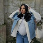 Fidji Ruiz Instagram - WINTER IN FRANCE ❄️☃️🍼