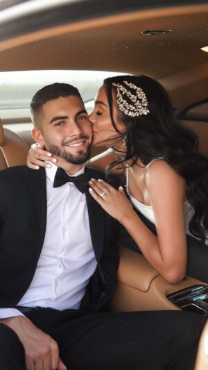 Fidji Ruiz Instagram - Unis à jamais Inshallah 🤲🏼♥️ @anasofficiel_ 

Nous n’avions rien prévu mais tout est écrit.

Le mektoub nous a réuni, peu importe la distance, les différences qui nous séparent, il nous a réuni.

Tu es cette promesse révélée que la vie m’a faite.
Tu es mon homme, mon confident, mon meilleur ami …bon des fois t’es aussi mon relou ( on va dire que c’est le caractère des ZHOMMES 🇩🇿 askip )mais bon  je ne suis pas toujours un petit ange non plus hihi 

I love you 

#wedding