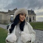 Fidji Ruiz Instagram - Au pays des merveilles d’hiver 🧊☁️❄️ Ta préféré 1,2 ou 3 ? Château de Chantilly