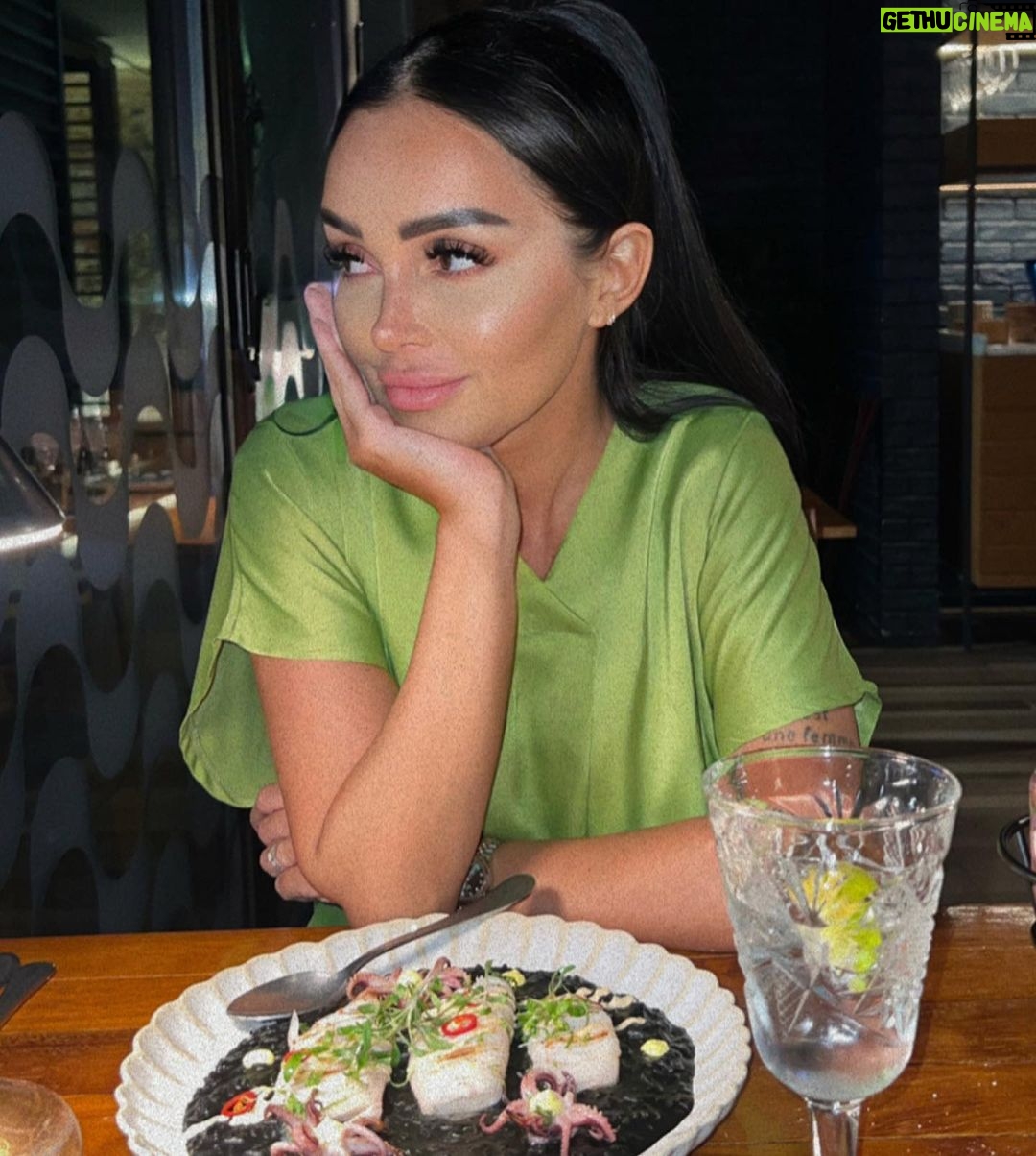 Fidji Ruiz - 12.9K Likes - 🌅🦑🤤