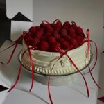 Fidji Ruiz Instagram - 🍓 ✨ j’ai toujours entendue dire que les femmes enceintes auraient des envies de fraises