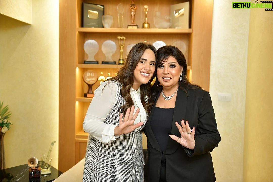 Fifi Abdo Instagram - اسمعونا النهاردة الساعة ٥ وحلقة قوية جداً مع حبيبتي الجميلة فوفا ❤️ وتصريحات حصرية لـ #الراديو_بيضحك على #الراديو9090 🙏