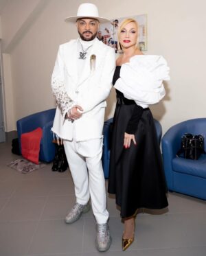 Filipp Kirkorov Instagram - Только песня остаётся с человеком
Песня - верный друг твой навсегда… 
Смотрите в новогодние праздники концерт «Песня года 2023». Хиты, премьеры, коллаборации…