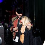 Filipp Kirkorov Instagram - 3 ноября мы с @lusia_chebotina вышли к своим зрителям с премьерами! Поздравляю Люсю с Премьерой альбома! А мы в этот день выпустили с @mikhail.shufutinsky “ЖАРА ДУБАЯ”🔥 Двойной праздник! И я отметил этот праздник приобретением новой картины для себя - ПРИМАДОННА теперь будет жить в моем доме 🤩