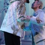 Filipp Kirkorov Instagram - Год за годом на вершине мы одни.. Радуюсь, радуюсь дружбе я с Басковым, что освещает мне дни… Как много в нашей жизни тех людей, что приносят в нее вражду, зависть, как мало людей, что приносят в нее свет и счастье! Коленька, Друг мой! @nikolaibaskov , спасибо тебе за то, что ты есть в жизни своих близких, своих друзей, своих слушателей, своей страны! Горжусь дружбой с тобой! С Днем Рождения! P.S. Вот мог ты подумать, что тебя когда-то такие слова будет Король эстрады писать? Это ли не доказательство успеха? 😂