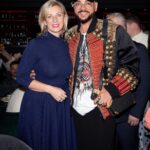 Filipp Kirkorov Instagram - 3 ноября мы с @lusia_chebotina вышли к своим зрителям с премьерами! Поздравляю Люсю с Премьерой альбома! А мы в этот день выпустили с @mikhail.shufutinsky “ЖАРА ДУБАЯ”🔥 Двойной праздник! И я отметил этот праздник приобретением новой картины для себя - ПРИМАДОННА теперь будет жить в моем доме 🤩