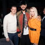 Filipp Kirkorov Instagram – 3 ноября мы с @lusia_chebotina вышли к своим зрителям с премьерами! Поздравляю Люсю с Премьерой альбома! А мы в этот день выпустили с @mikhail.shufutinsky “ЖАРА ДУБАЯ”🔥 Двойной праздник! И я отметил этот праздник приобретением новой картины для себя – ПРИМАДОННА теперь будет жить в моем доме 🤩
