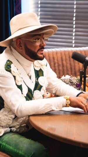 Filipp Kirkorov Instagram - Новый гость. Новые откровения. У меня в гостях - Валя Карнавал @karna.val 💚! Смотрите в моем сообществе @vk 💙