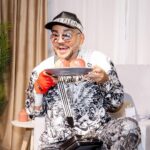 Filipp Kirkorov Instagram - В выходные я побывал на новоселье в огромном доме, где меня встретили с барабанным шоу!🤩 Этот дом - новый гипермаркет мебели и товаров для дома @askona_home! Признаться, даже я был поражен масштабом - на 5000 кв.м расположились более 8000 товаров для дома, от любимых мною диффузоров и пледов - до диванов и кухонных гарнитуров. Скоро и мой дом начнет наполняться уютом и этими классными аксессуарами! Обязательно приходите сюда за вдохновением!