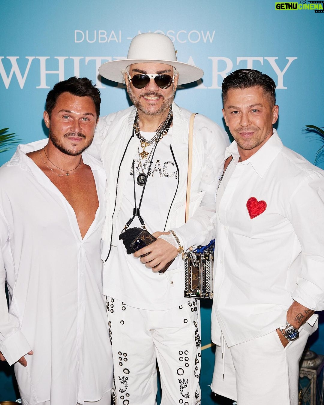 Filipp Kirkorov Instagram - Богиня @vshelyagova умеет собрать красивых людей! Total white вечеринка просто 🔥 все как мы любим! И практикуем… Four Seasons Hotel Moscow