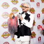 Filipp Kirkorov Instagram - Великие артисты обладают определенной магией. Они, даже не зная или не позируя художнику, начинают вести его, помогать в создании своего портрета, статуи или даже кукол. Удивительно тонкая и пугающе точная работа художника @emelyanenko_art_doll : три куклы по классическим образам Пугачевой @alla_orfey P.S. И да, я уже даже предвижу шутки и мемы на эту тему. Боялся бы их, ничего бы в своей жизни не делал.