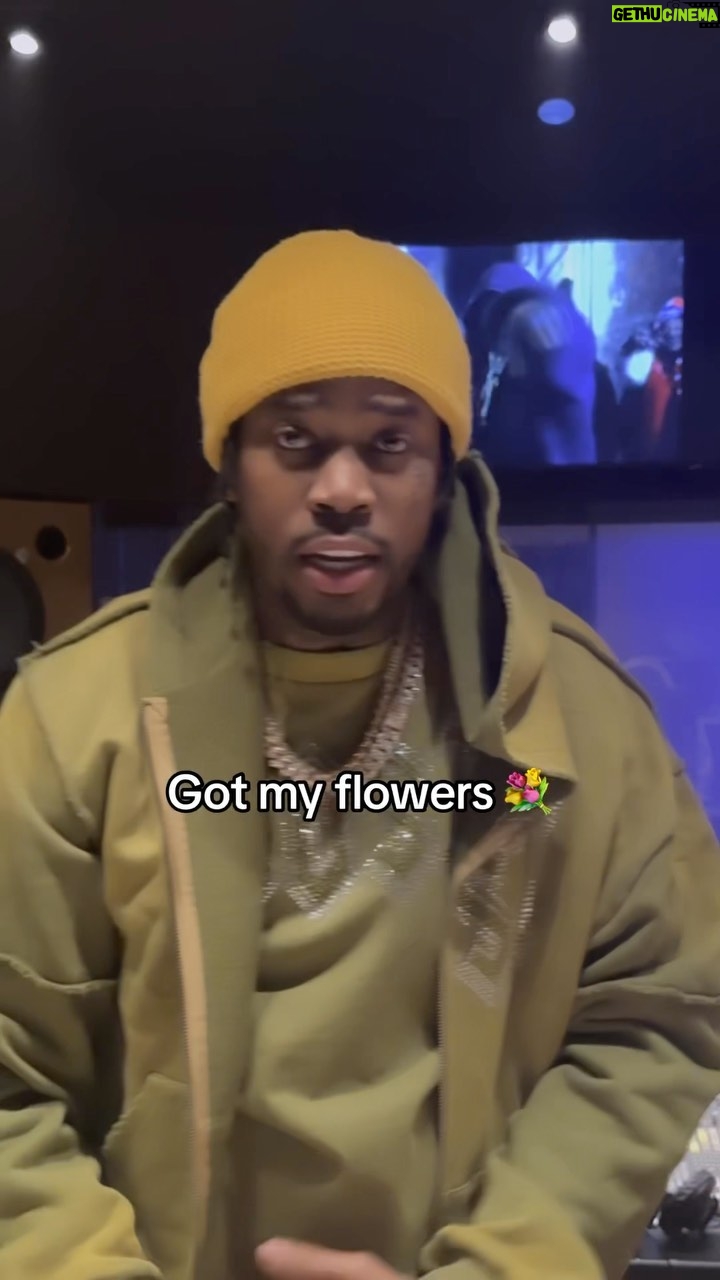 Fivio Foreign Instagram - When Yu finally get yah flowers ❤️🩹