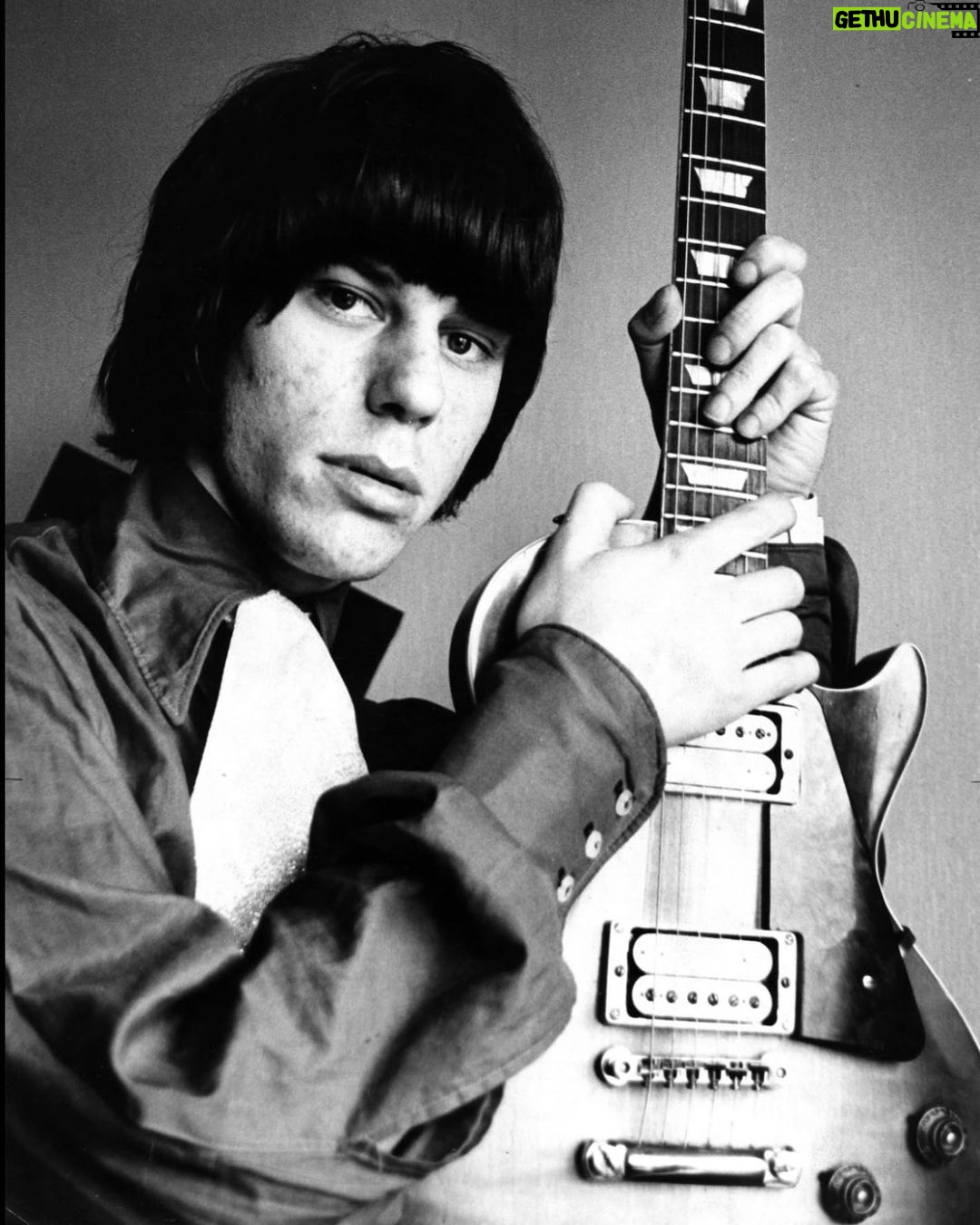 Flea Instagram - Jeff Beck forever. What an absolutely brilliant musician who carved out a world all his own. Melodic, funky, lyrical, flexible, liquid inventive playing, a river of guitar that never got old and never will. Huge influence on a zillion guitarists and a deep part of who I am as a bassist. I love his solo records with a passion, an unending admiration, like I love the sun or the giant redwoods. We will listen to you always Jeff. Thank you for your gifts. What a rocker. Fly on, cosmic travels to you brother. This is the end of an era.