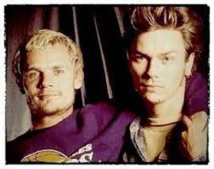Flea Instagram - 30 years gone. any excuse to think of River, I jump on it. I always want the images of him in my mind, the words, the absurd dances, the hysterical laughs, the warmth and kindness. and now I am happy because I am thinking of him in all his beauty and love.