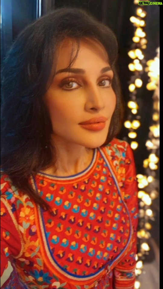 Flora Saini Instagram - #HappyDiwali 🤗❤️🪔✨️ . . #love #sky #blessing #happiness #mood #happy #quotes #life #trendingreels #video #viral #festival #reelsinstagram #instagram #reels #instagood #like #words #music #photooftheday #insta #instadaily #instalike #weekend #instagood #instapic #instalove #instamood #instacool