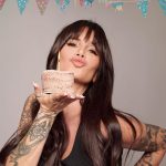 Florencia Peña Instagram - La señora se puso grande… bah, más grande 😂 Último suspiro antes de cambiar de década. Te pensas que no lo voy a festejar?! 😜🎂🥳