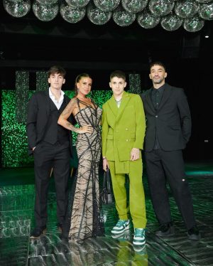 Florencia Peña Instagram - El festejo continúa 😜 Ahora la seguimos en @revistacaras 💚

@hectormaugeri @naiaravecchio @lilycastano 

📍 @rut.haus
🙌🏻 @eventosplanv @estudiotrescuartos 
💚 @cynthiamartos 
👗 @verodelacanal 
🍃 @ramiroarzuaga 
🎧 @djgastoncollica 
🪩 @dixigroup 
📸 @samuelganembeauty 
✨ @sebacruzcenteno