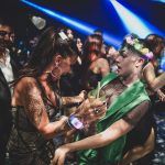 Florencia Peña Instagram - @somoswonderlab se encargó de transformar la fiesta de @juanoterook en un FIESTÓN!!! 💘 💡 Alucinantes sus pulseras LED contactless; el holograma de bienvenida 🤩; votación en vivo de premios en una APP 📱 espectacular y exclusiva donde los invitados pueden participar ver toda la info del FIESTÓN 🥳 ¡Además las fotos de los fotógrafos 📸 y tótems llegan directo a la APP! Es súper original y tecnológico, son unos genios! ✨ 📍 @rut.haus 🙌🏻 @eventosplanv 🤍 @sebacruzcenteno