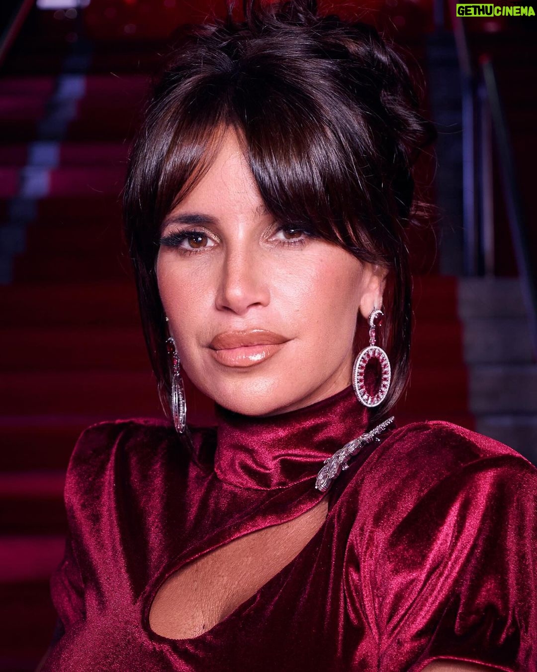 Florencia Peña Instagram - #GalaCARAS 30 AÑOS ♥️ @revistacaras @santiagoartemis @artemisatelier @rubirubioficial St @maggiemellas Pelo y make up @nanogmd Fotos @samuelganembeauty Back @renzoberecoechea Booker @sebacruzcenteno Usina Del Arte