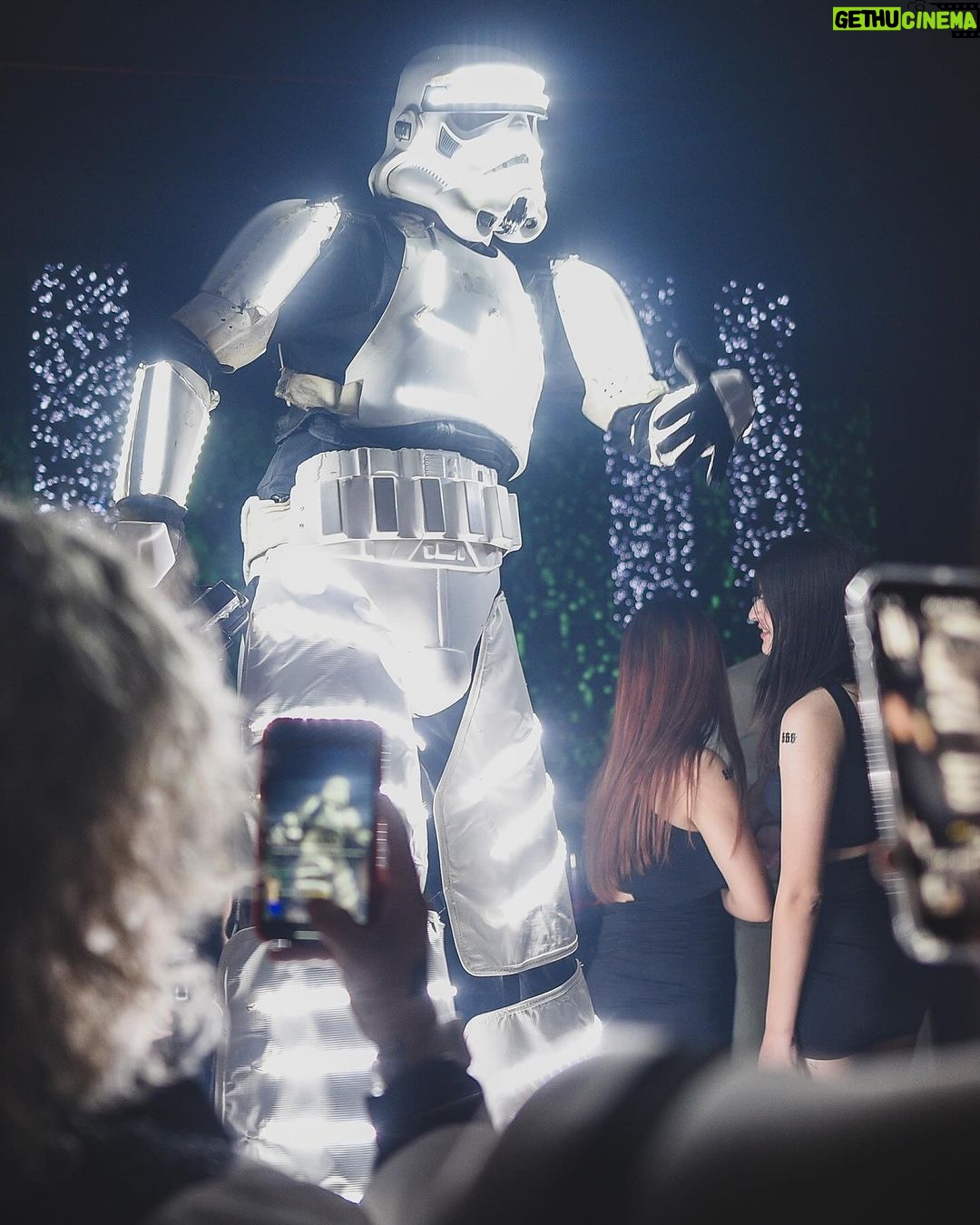Florencia Peña Instagram - En el momento justo, entraron ellos! 🤪 Y lo dieron todo bebeeee! @tromb_producciones SON MEGA! 💥 Qué buenos shows! Que manera de bailar con #BZRP 😎 y divertirnos con CHEWBACCA de #StarWars 🤣 📍@rut.haus 📸 @estudiotrescuartos 🙌🏻 @eventosplanv by @claudiavillafaneok 🪩 @dixigroup 🎧 @djgastoncollica 📲 @somoswonderlab