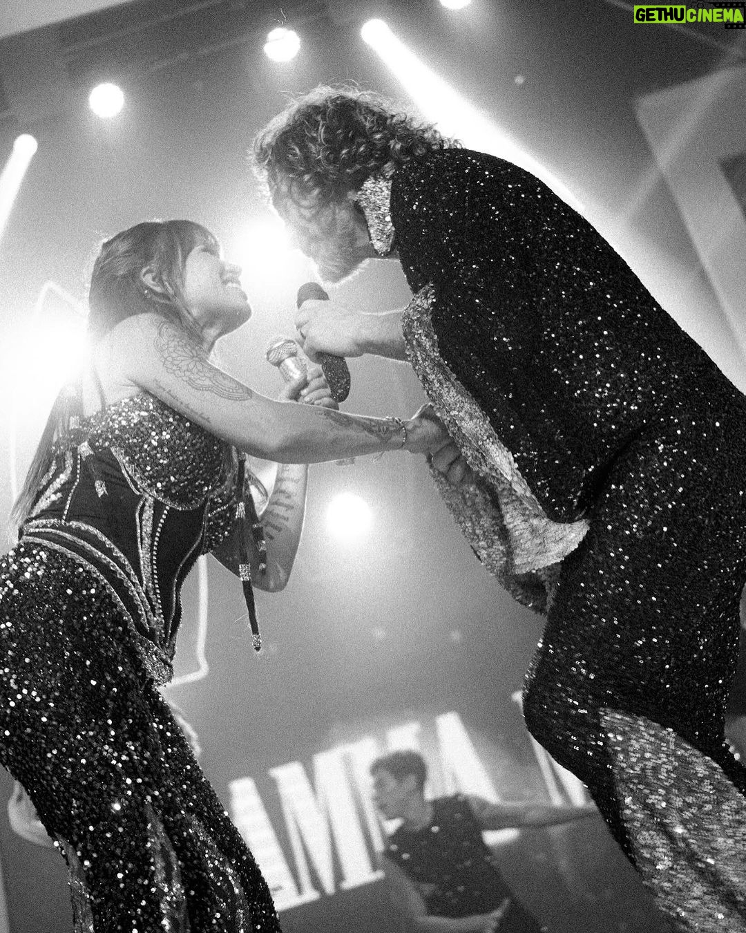 Florencia Peña Instagram - Ayer hicimos la Gala de #MammaMia 🤍🎭🪩 No puedo estar más agradecida x todas las cosas hermosas que nos están sucediendo desde que estrenamos esta obra. Gracias x el amor que nos dan cada noche. Por las risas, los aplausos y la emoción. 🥲💞 @mammamiaarg @pardoproduccionesok @teatroluxorsancorseguros 📸 @german.vignoli Teatro LUXOR Carlos Paz