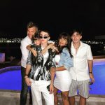 Florencia Peña Instagram - We are Family !! Mi mayor éxito es esta familia loca y hermosa que me llena de amor y alegría! Los amo fuerte ! Que este 2024 nos encuentre juntos y luchando x ser quienes queremos ser !!! Nadie nos puede quitar eso ! 💪 feliz comienzo de año para todos !