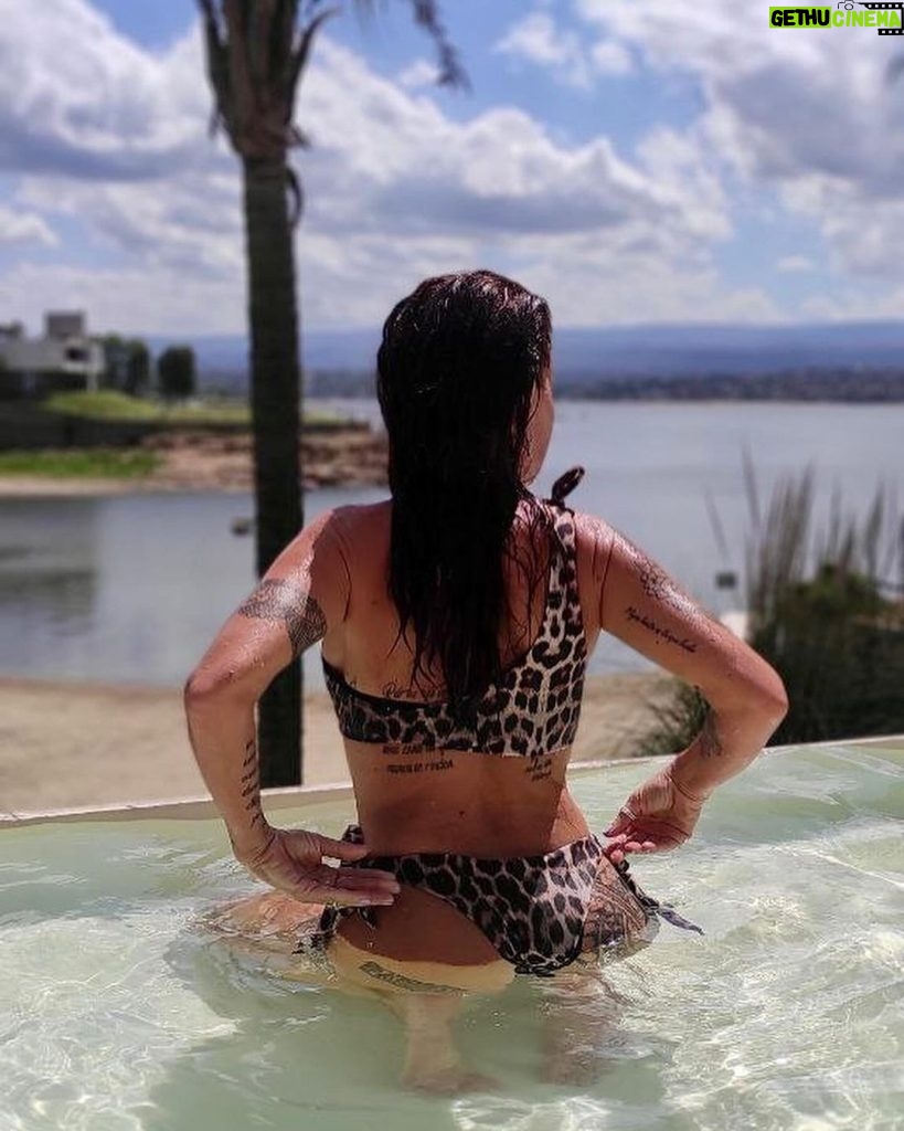 Florencia Peña Instagram - MAMMA MÍA 🍑😜 👙 @sintoniasmartsexy Villa Carlos Paz, Argentina