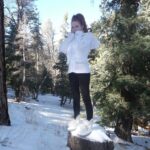Francesca Capaldi Instagram - Walking in a winter wonderland ⛸️⛄️ Big Bear Lake, California