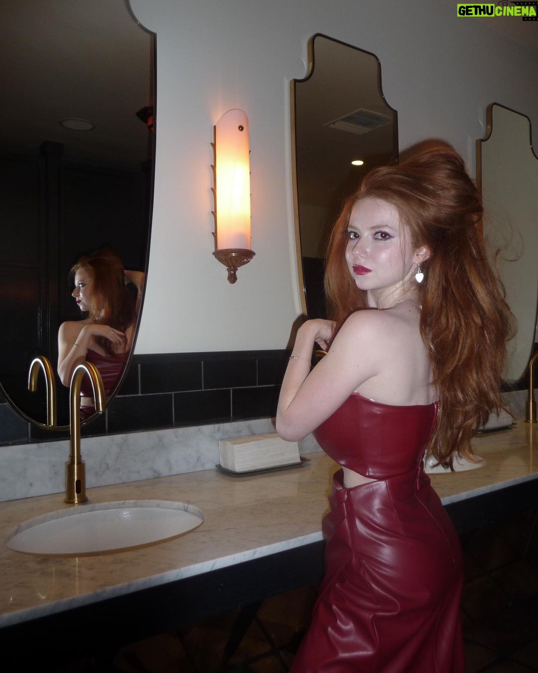 Francesca Capaldi Instagram - I’m Ms. Heat Miser💋