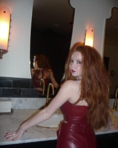 Francesca Capaldi Instagram - I’m Ms. Heat Miser💋