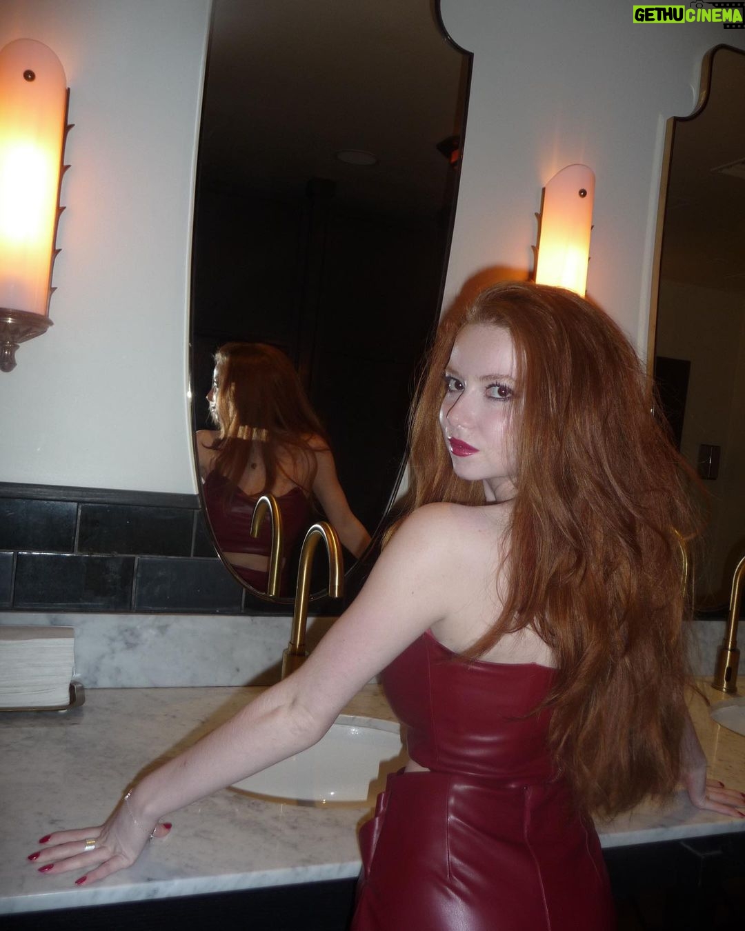 Francesca Capaldi Instagram - I’m Ms. Heat Miser💋