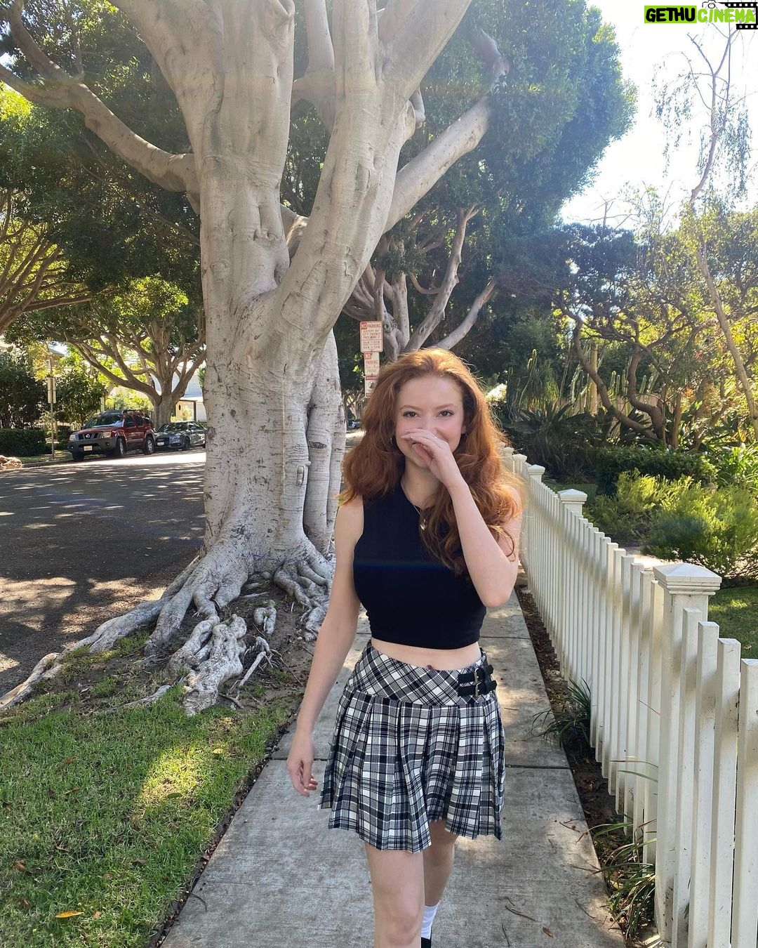 Francesca Capaldi Instagram - Cinnamon Girl Autumn 🍂