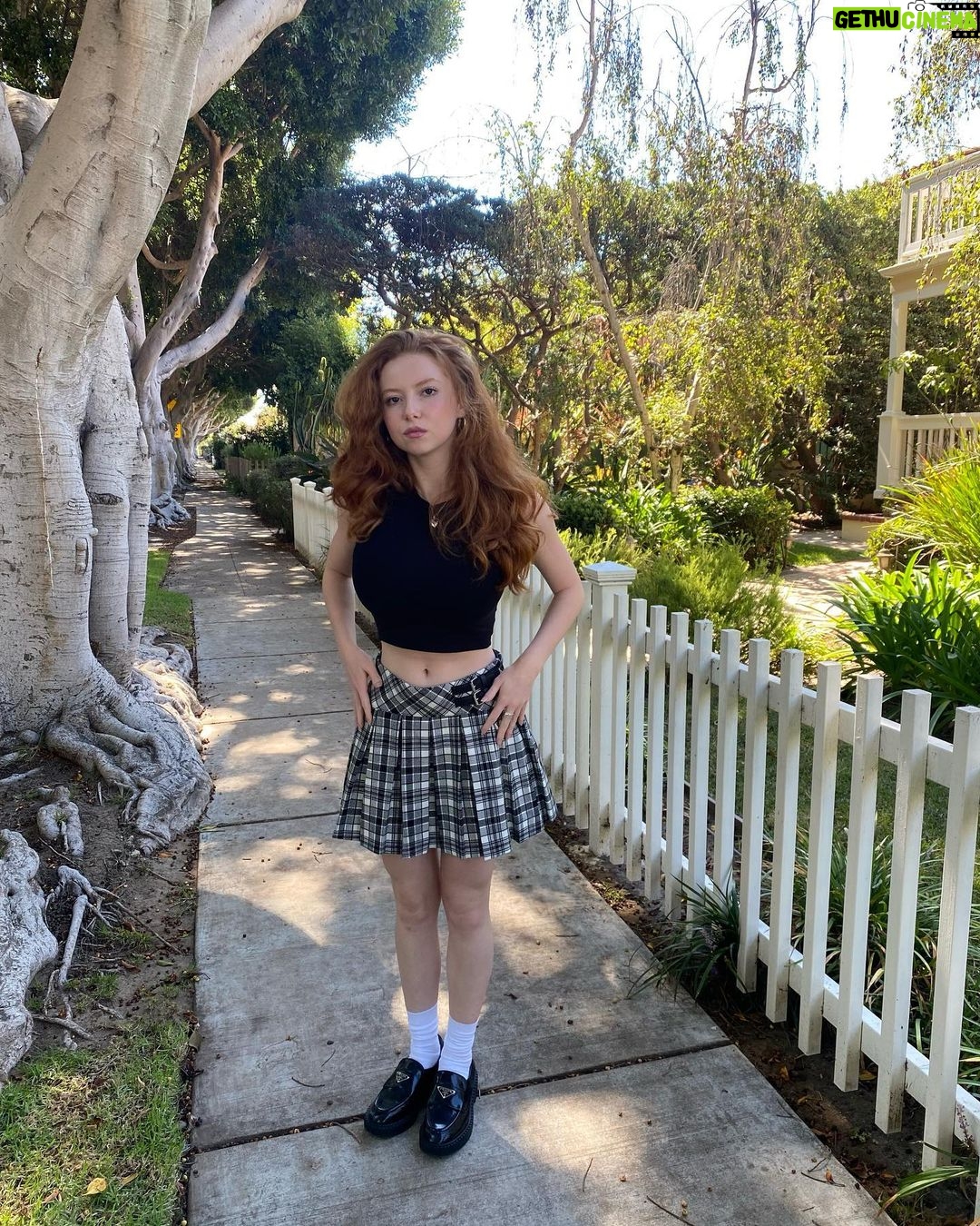 Francesca Capaldi Instagram - Cinnamon Girl Autumn 🍂