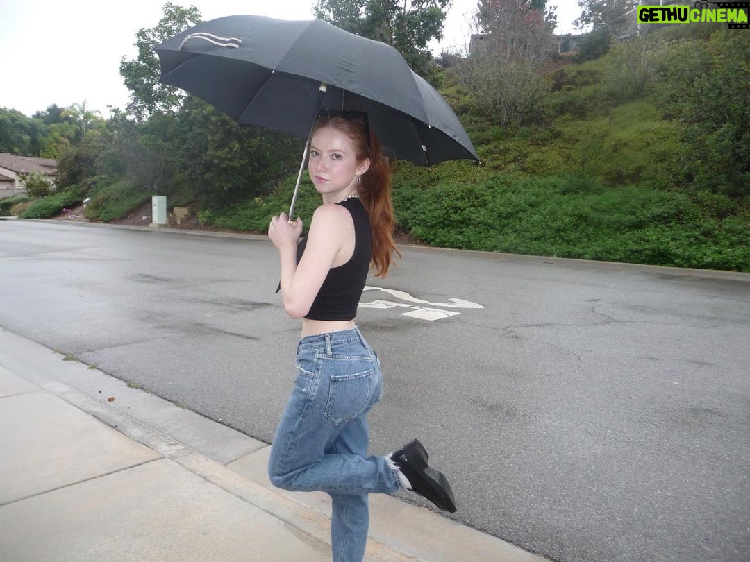 Francesca Capaldi Instagram - Rain on me 🌂
