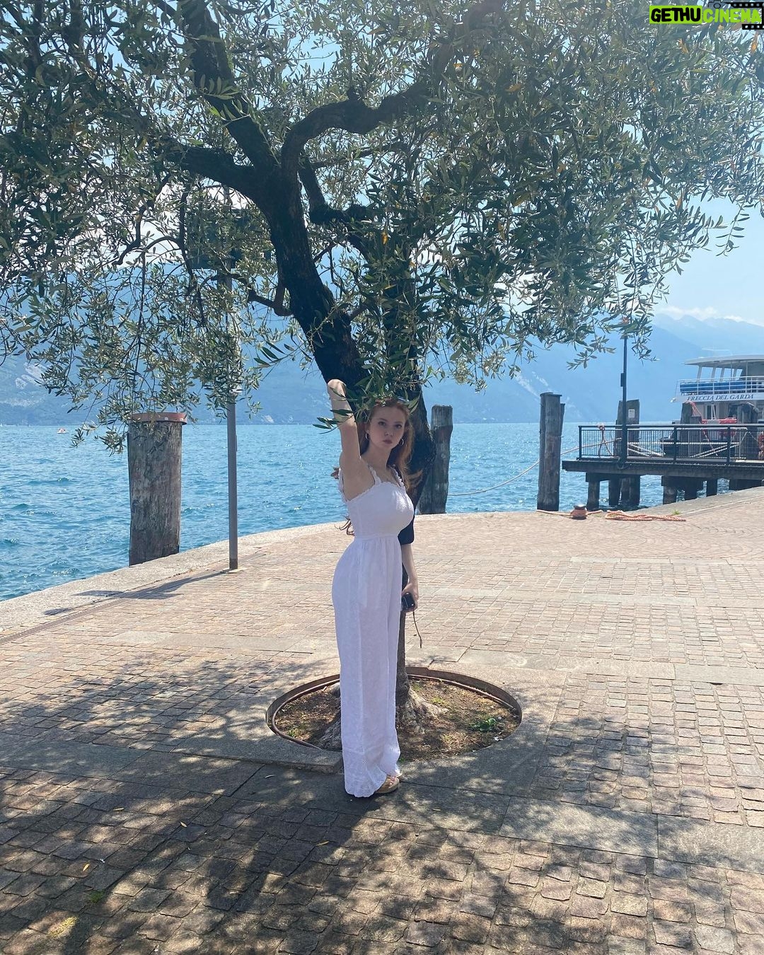 Francesca Capaldi Instagram - La dolce vita sul Lago di Garda❣️ Lake Garda, Italy