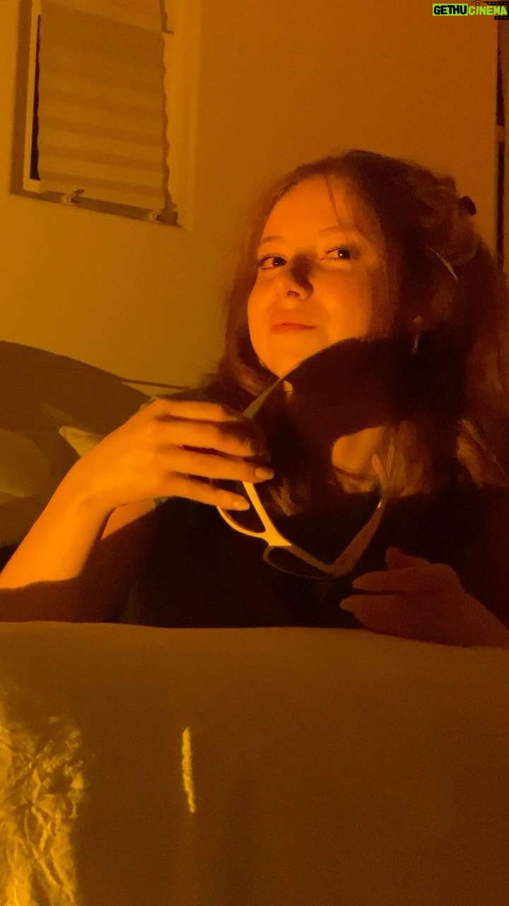Francesca Capaldi Instagram - Sunset in my room 🌆