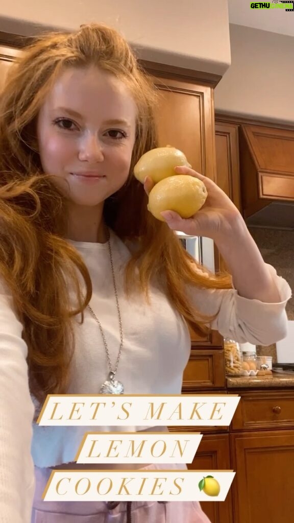 Francesca Capaldi Instagram - Let’s make lemon cookies pt.1 🍋