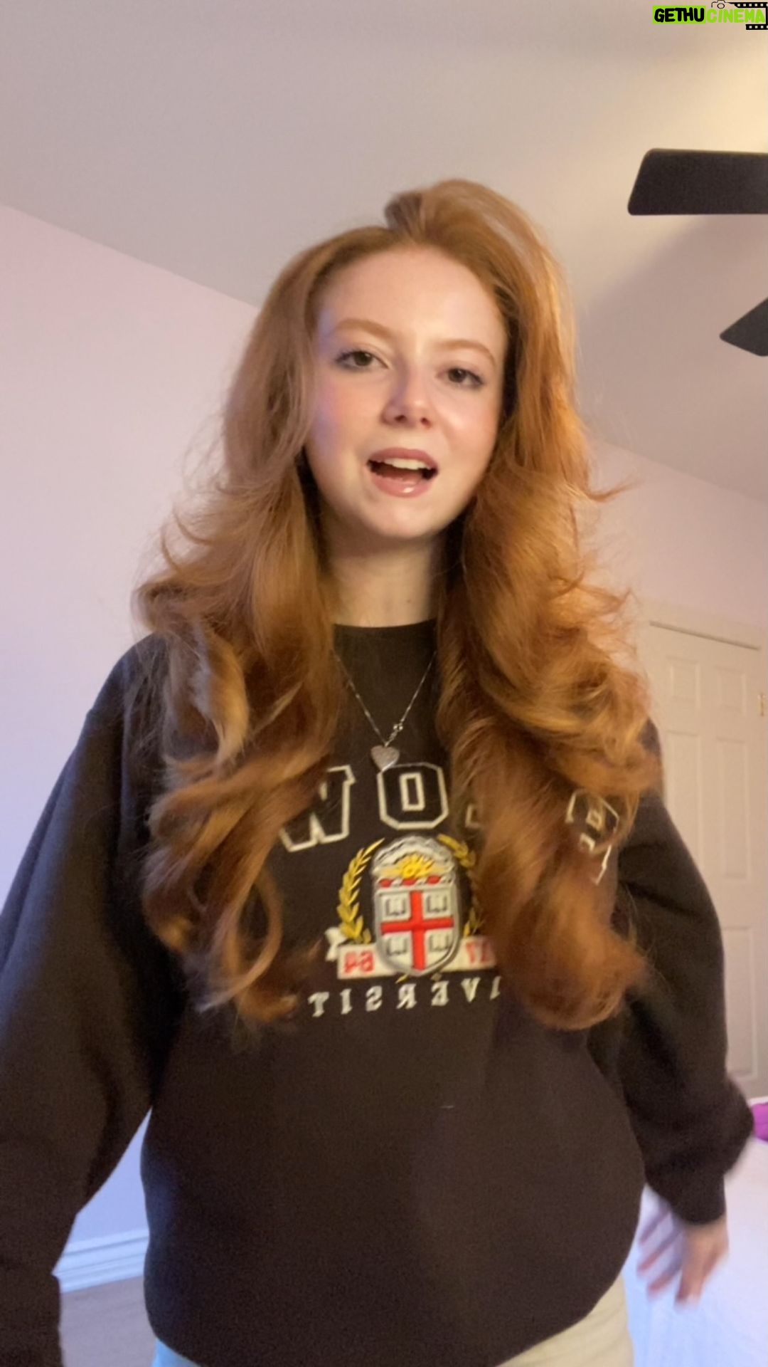 Francesca Capaldi Instagram - Thrift haul pt.2 what’s your favorite item so far?