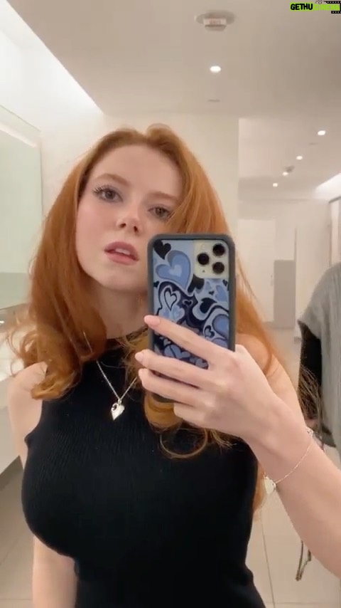 Francesca Capaldi Instagram - These boots are made for walkin’ 🖤